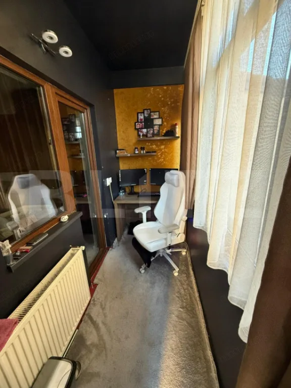 carousel-thumb-3