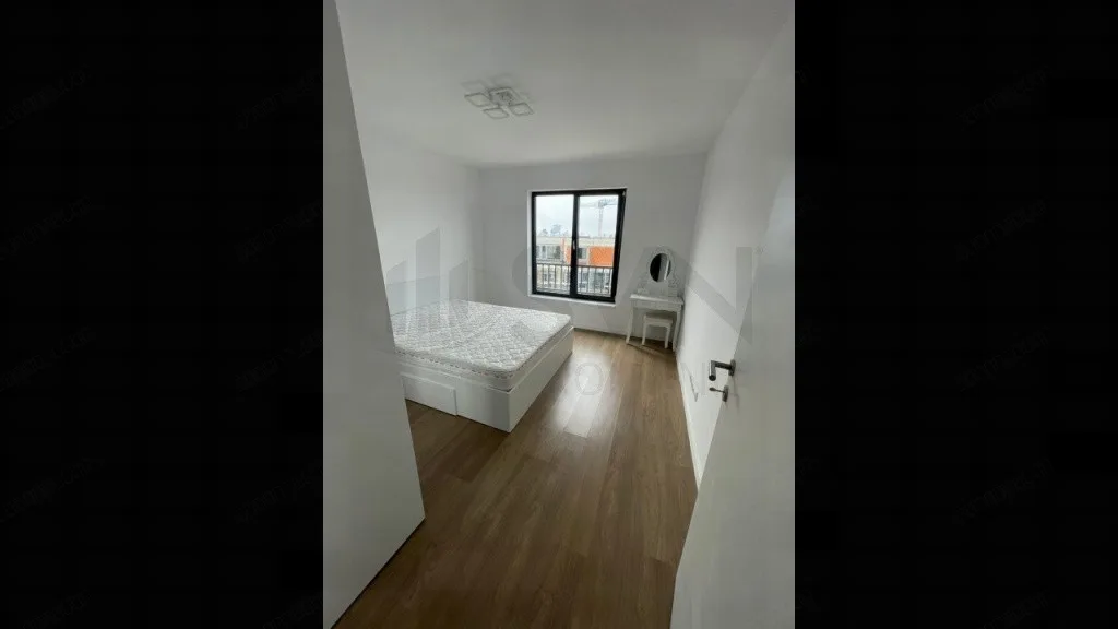 carousel-thumb-2