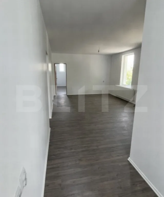 carousel-thumb-0