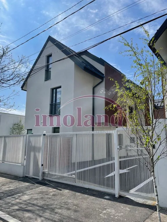 carousel-thumb-0